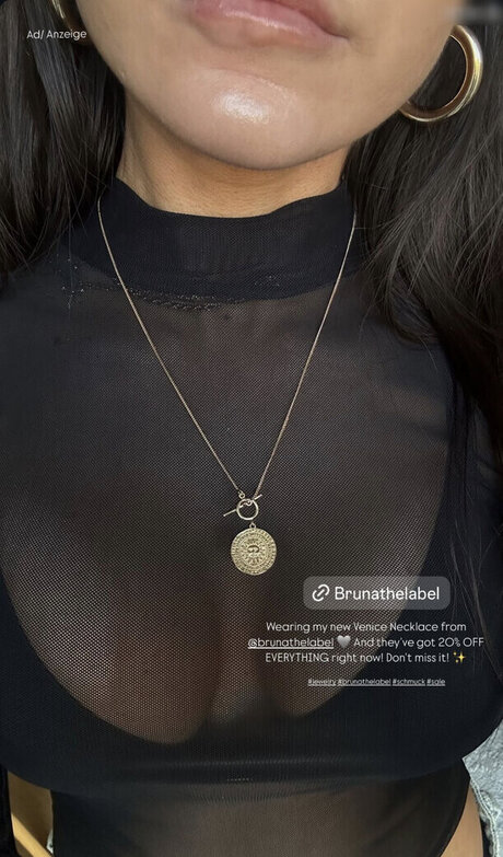 Merve zkan ポルノスター 高品質 画像