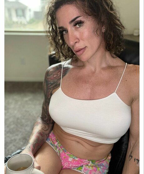 Gabbi Tuft かわいいスター 写真