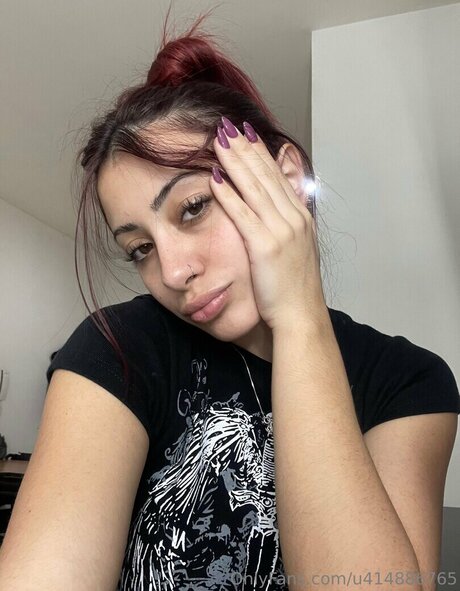 mayaraaee ポルノモデル 写真