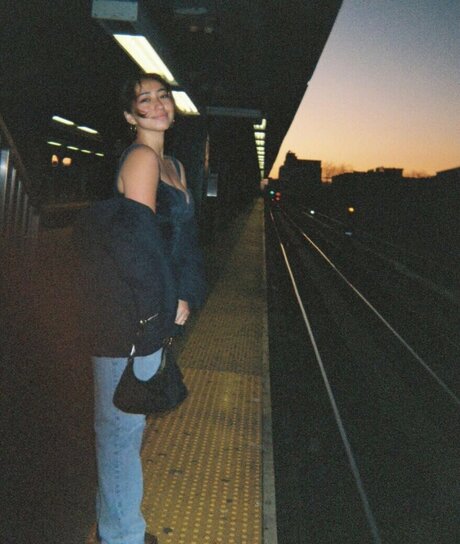 Olivia Jordan スター 裸 写真