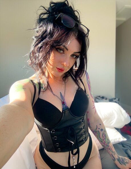 Lizzi Blake セクシーモデル 画像