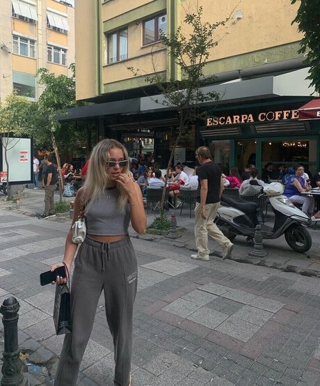 Agnessa Kosogon 女優 写真