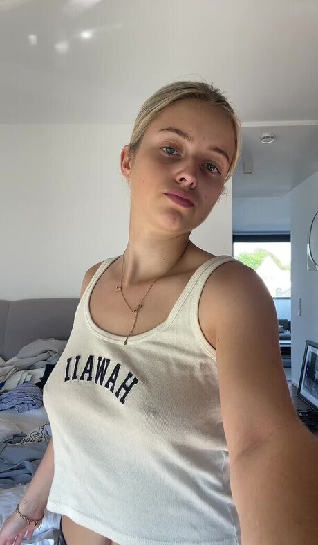 Lea Breuer 完璧なスター 画像