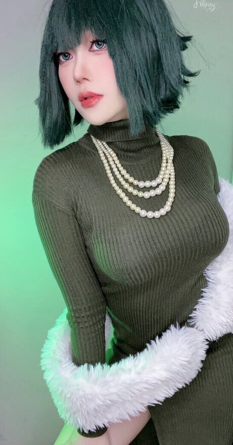Faixvey 裸の女優 写真