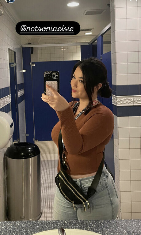 Sonia Elsie ASMR top profile image