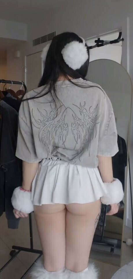 Wavy Brin エロティックモデル ギャラリー