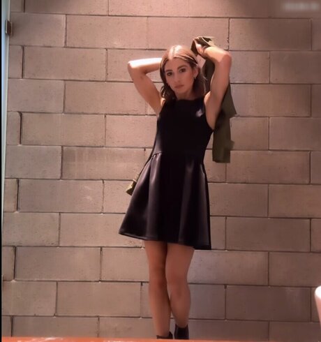 Jana Wosnitza 独占モデル 写真