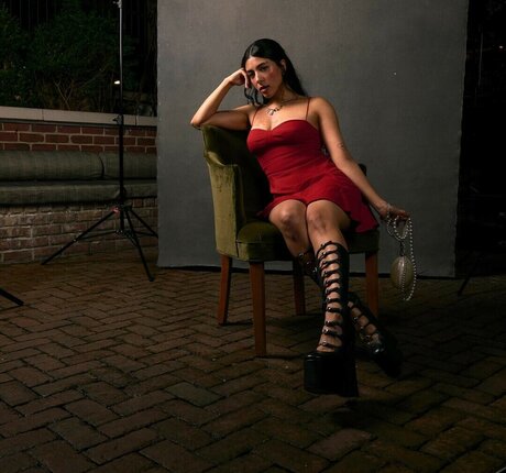 Pom Pom Squad ヌード女優 画像