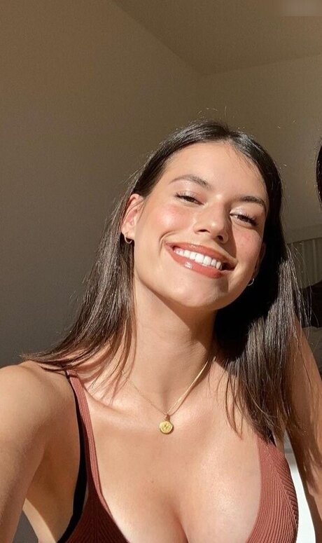 Facialize Me セックスモデル 写真