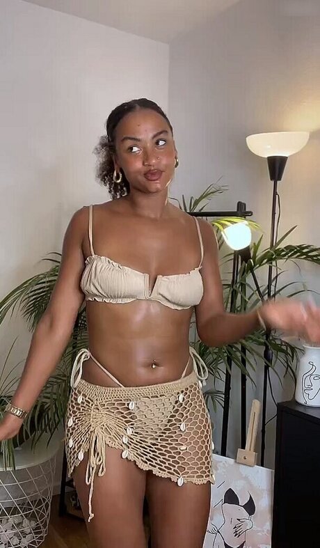 Shaggy Baggy アダルト女優 写真