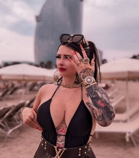 Lyn k44 スター ヌード 写真