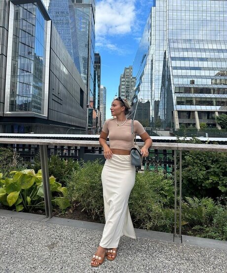 Alina Wachinger 裸のモデル 写真