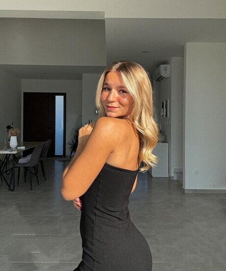 Alina Wachinger ホットなスター 写真