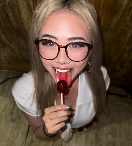 Kristina Koga ポルノモデル 画像