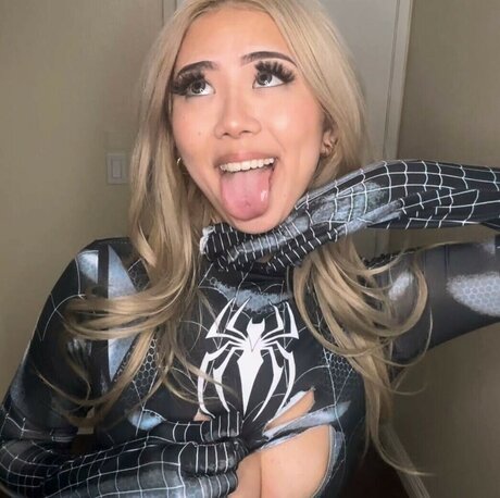 Kristina Koga エロティックなポルノスター 写真