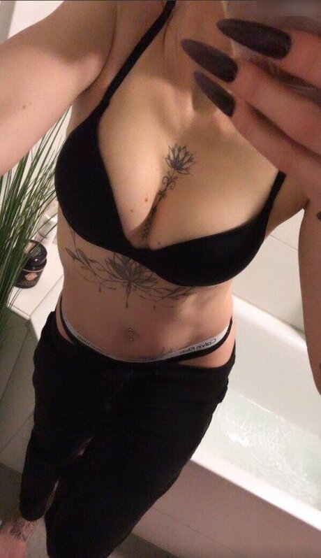 Nicole Anna ポルノスター ヌード 写真