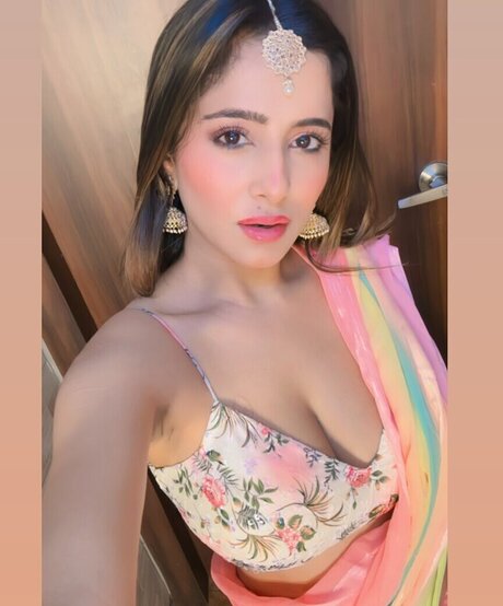 Kate Sharma ヌードモデル 写真