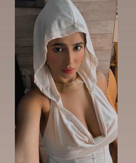 Kate Sharma ポルノスター 高品質 画像