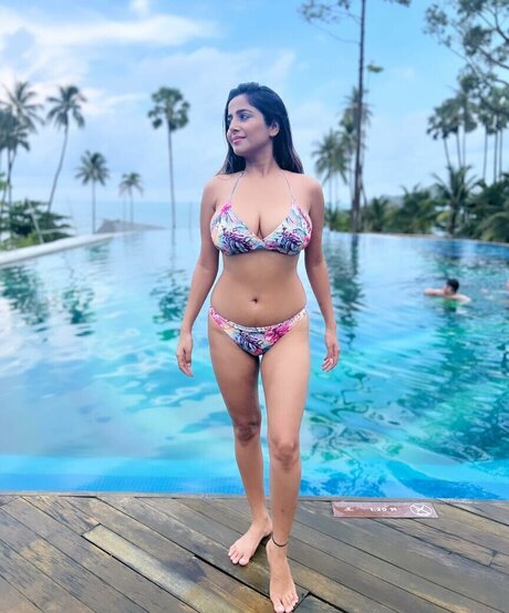 Kate Sharma ポルノスター パーフェクト 写真