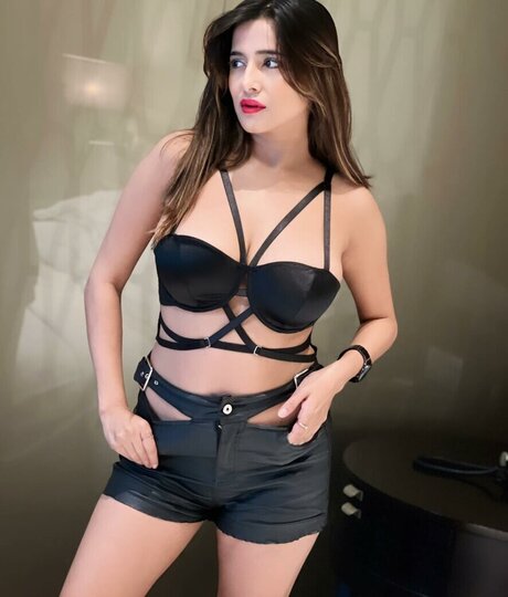 Kate Sharma ヌードスター 画像