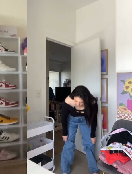 ASMR JADE 裸のスター 写真