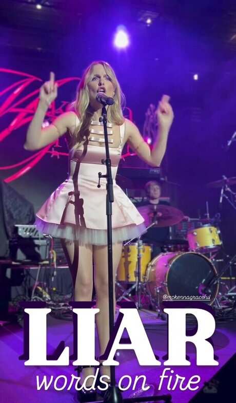 Mckenna Grace 独占スター 写真