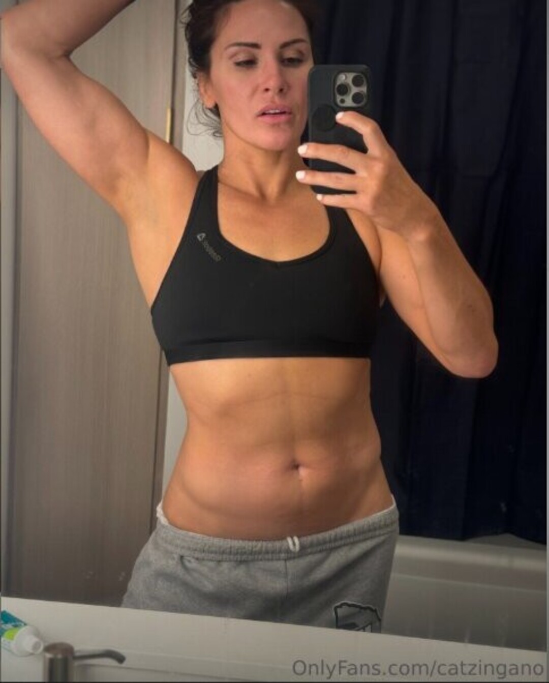 Cat Zingano ヌードモデル 写真