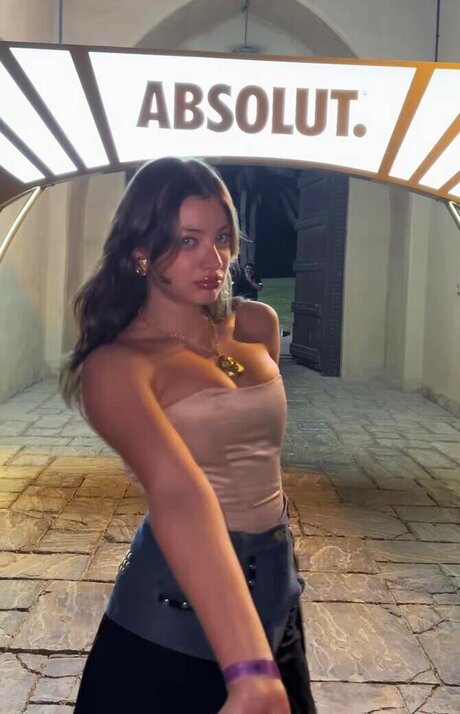 Leyla Afshonkar XXXモデル 画像