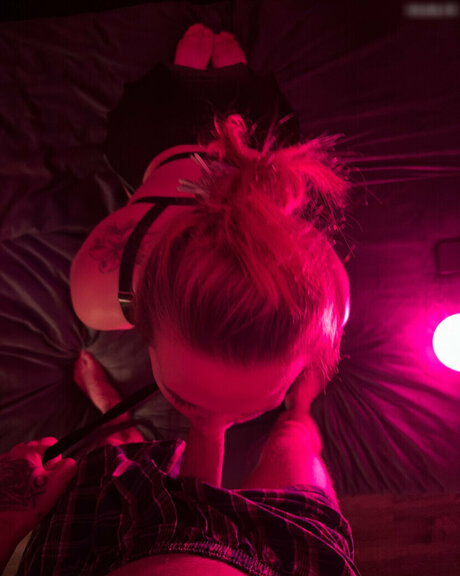 Gina EinfachAnders アダルトモデル 写真