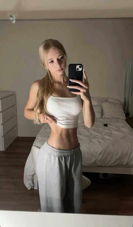maya zrv セクシーなスター 画像