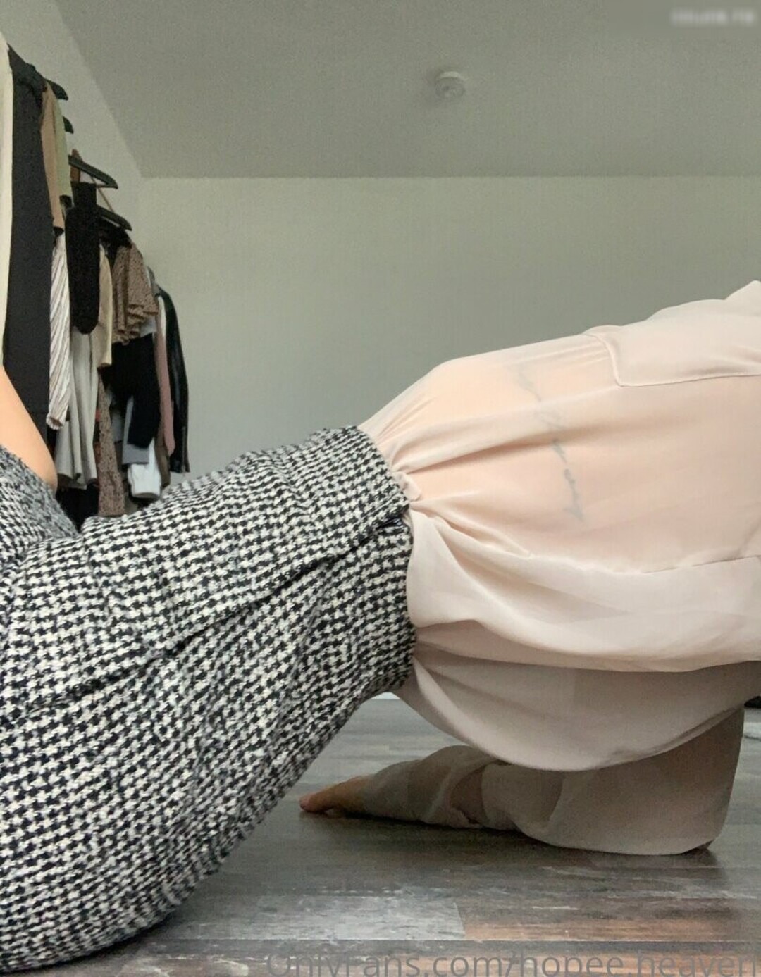 ハイヒール オンリーファンズ 無料セクシー 写真