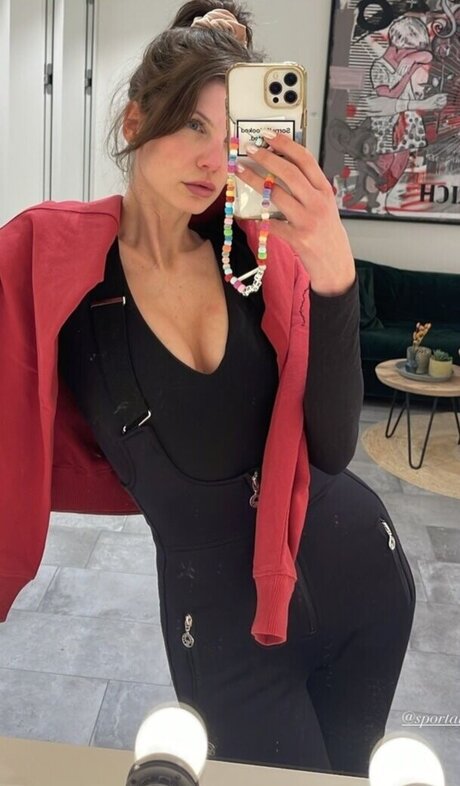 Simone Sevignani 高品質モデル 写真