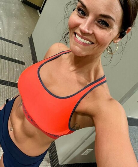 Julie Felton 裸の女優 画像
