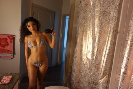 Maddy42x セクシー女優 画像