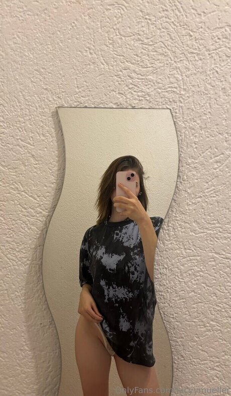 Lucy M ller profile image