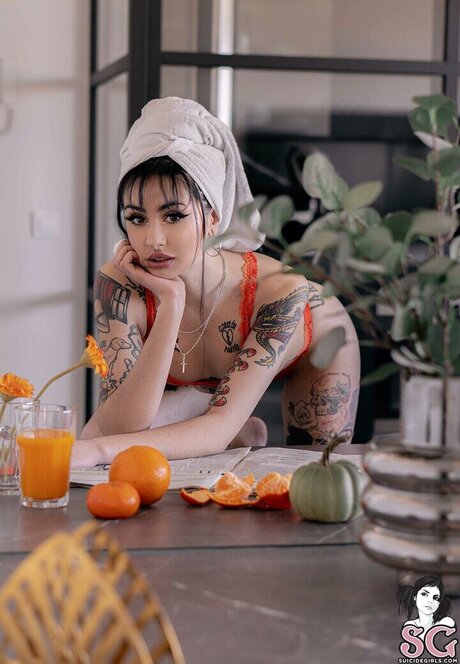 Deliriumtremmens ポルノモデル 画像