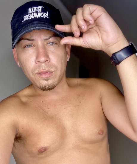 Fame J ポルノスター 裸 写真