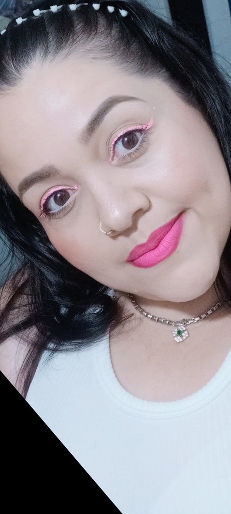 Yamileth Delgado ポルノスター パーフェクト 写真