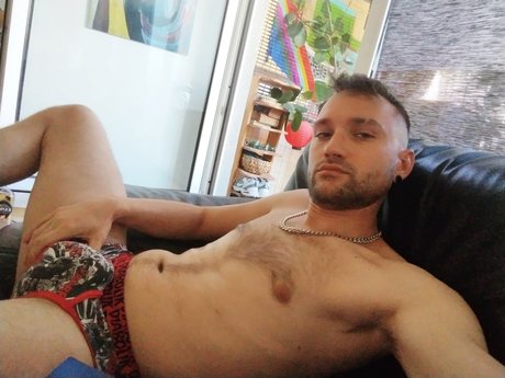 Cedric HDポルノスター 写真