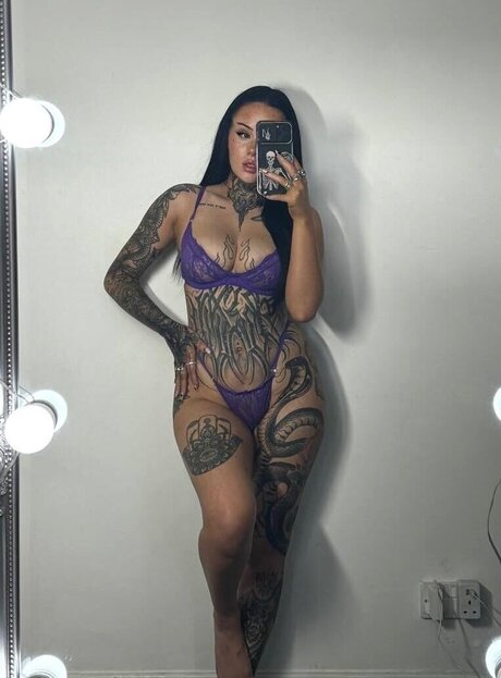Ash Wilson 完璧な女優 ギャラリー