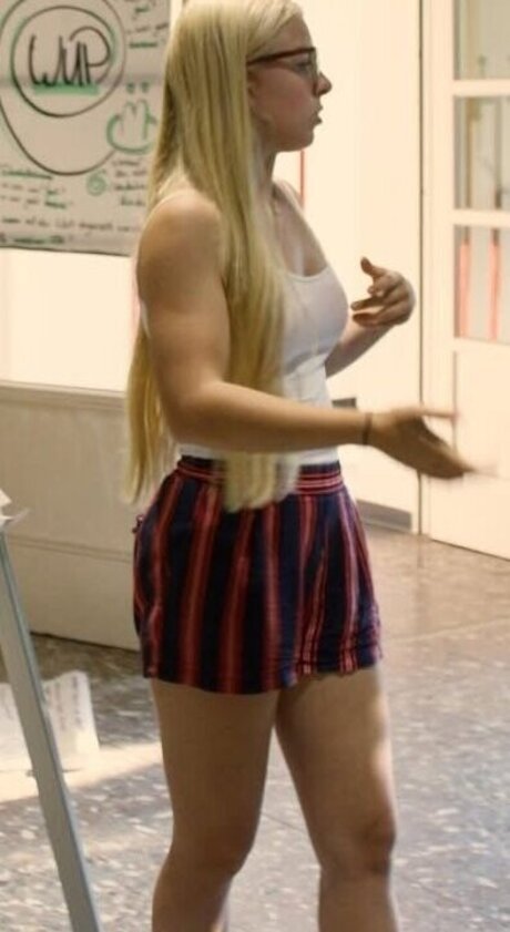Jette Nietzard 可愛い女優 画像