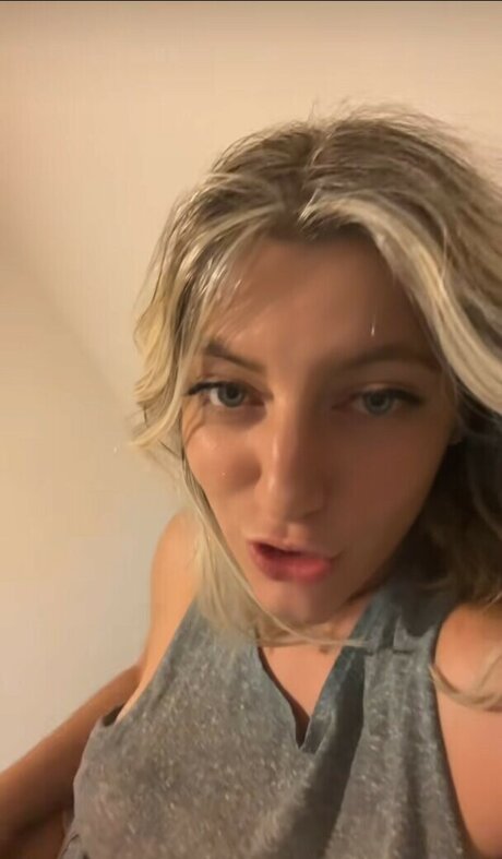 badbitchfromla ホットなモデル 写真