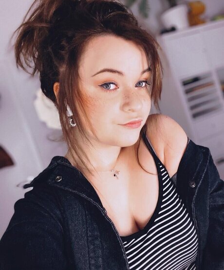 Lena Vanille セックススター 写真