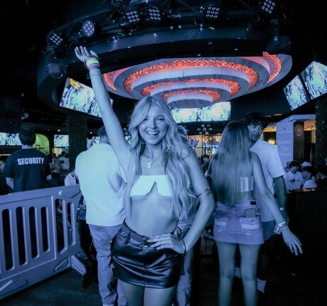 Shae Smolik ヌードのポルノスター 写真