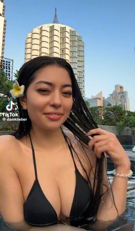 レズビアンの猫OnlyFans エロチック 画像