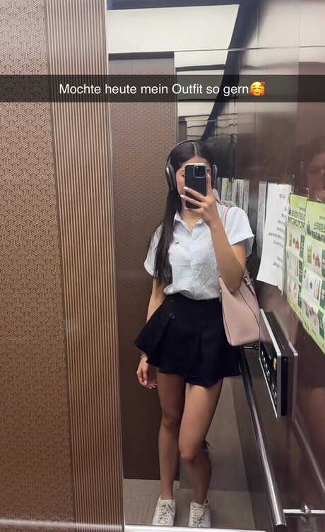 曲線美の熟女オンリーファンズ セクシーヌード アーカイブ