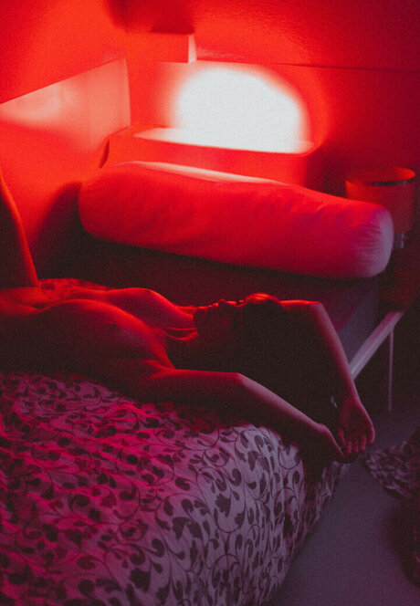 Emeline Faure ポルノスター ヌード 写真