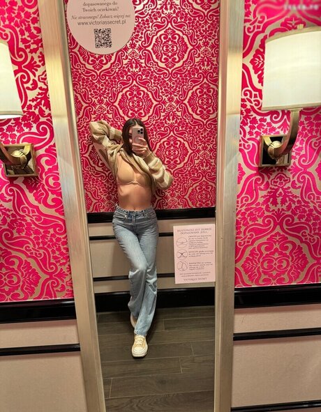 アジア人の指入れ OnlyFans セックス 写真