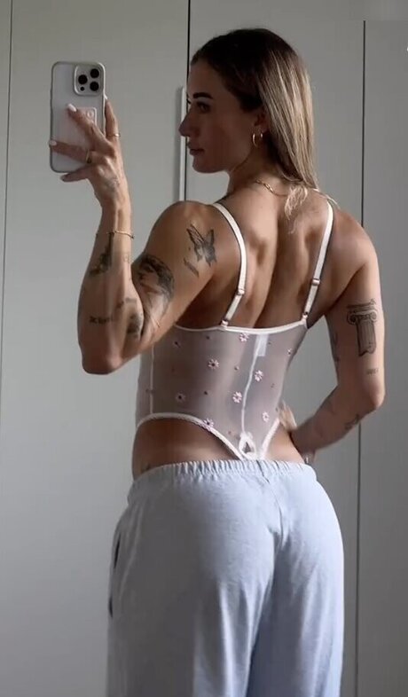Lenaajoy 完璧な女優 写真