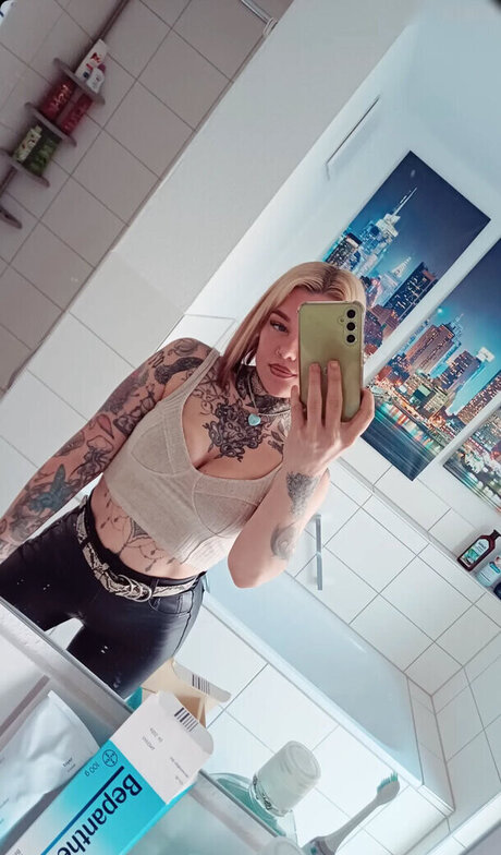 Typischblonnd セックス女優 画像